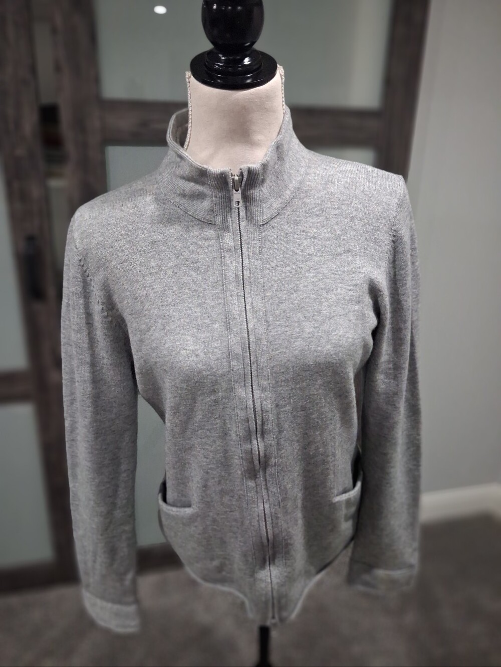 Title Nine Long Sleeve Drop Shoulder Full Zip Sweater Size Medium